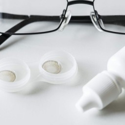The battle between contact lenses and glasses